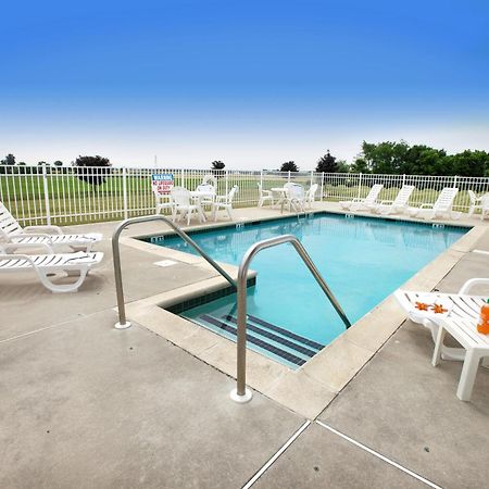 Lancaster Inn & Suites Manheim Exterior photo